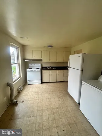 $1,395 | 203 East Whitlock Avenue, Winchester, VA 22601