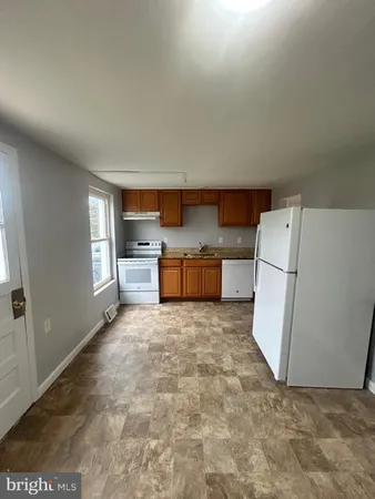 $1,495 | 203 East Whitlock Avenue, Winchester, VA 22601