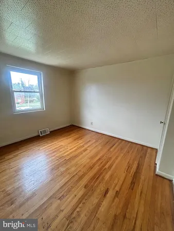 $1,395 | 203 East Whitlock Avenue, Winchester, VA 22601