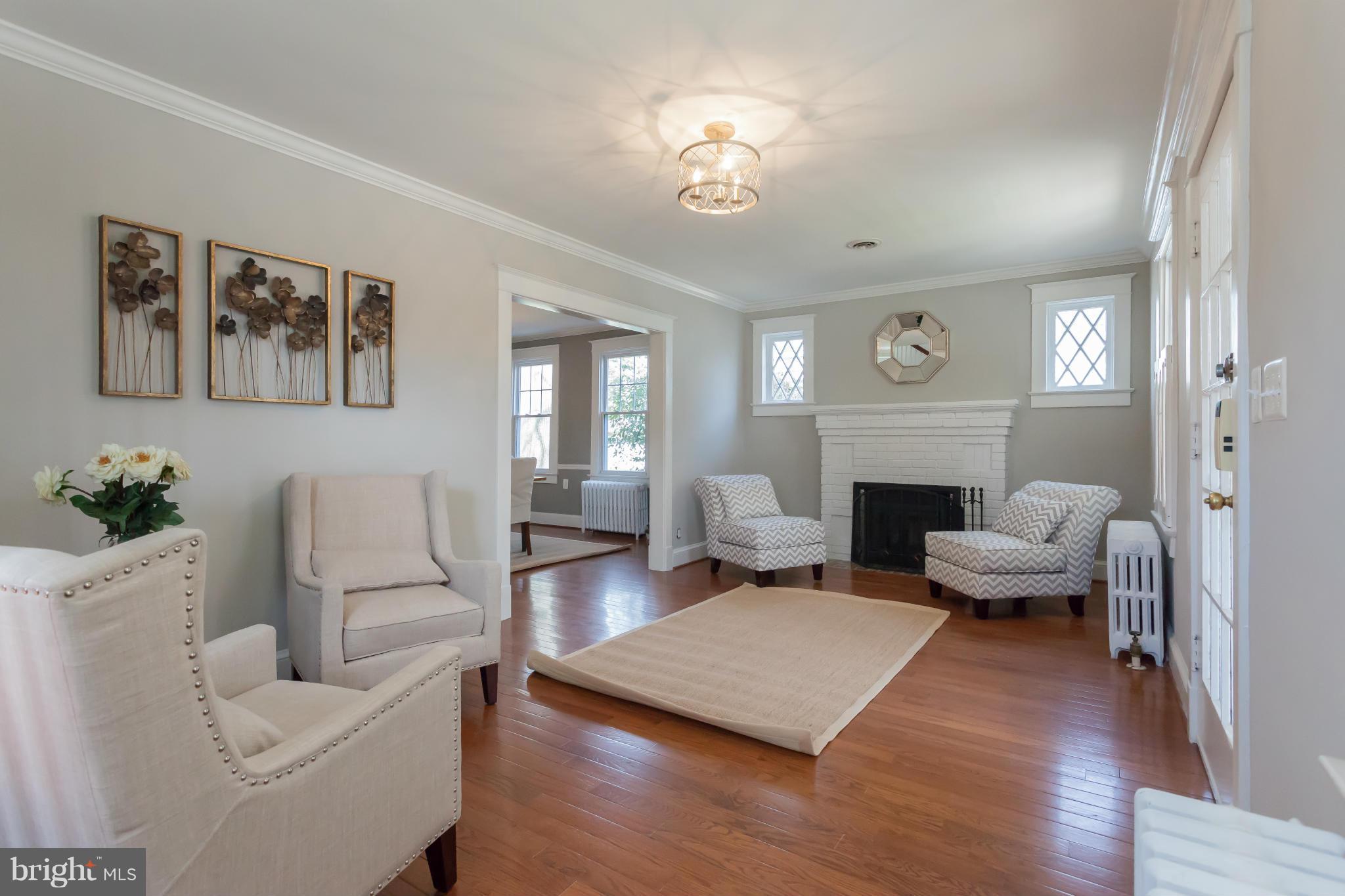 2531 Key Boulevard Arlington, VA 22201 - Photo 3 of 19 a living room with furniture and a fireplace