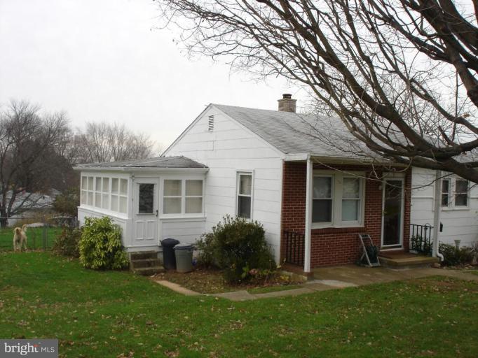 3 Lingate Road Owings Mills, MD 21117 - Photo 8 of 8 Sunroom