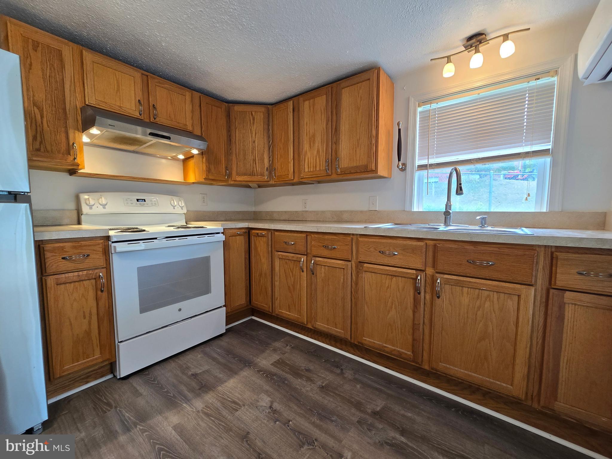 240 Ewing Street Berkeley Springs, WV 25411 - Photo 3 of 43 Kitchen
