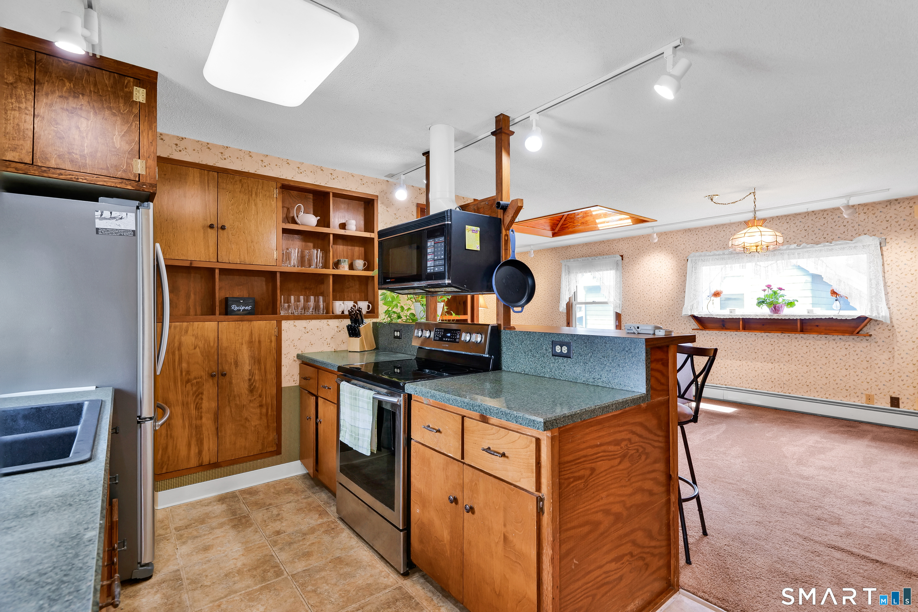 172 Nott Street Wethersfield, CT 06109 - Photo 16 of 35 2nd flr kitchen