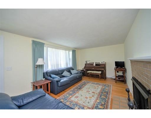 9 Oak Ridge Drive Clinton, MA 01510 - Photo 11 of 32 Gallery Image 11