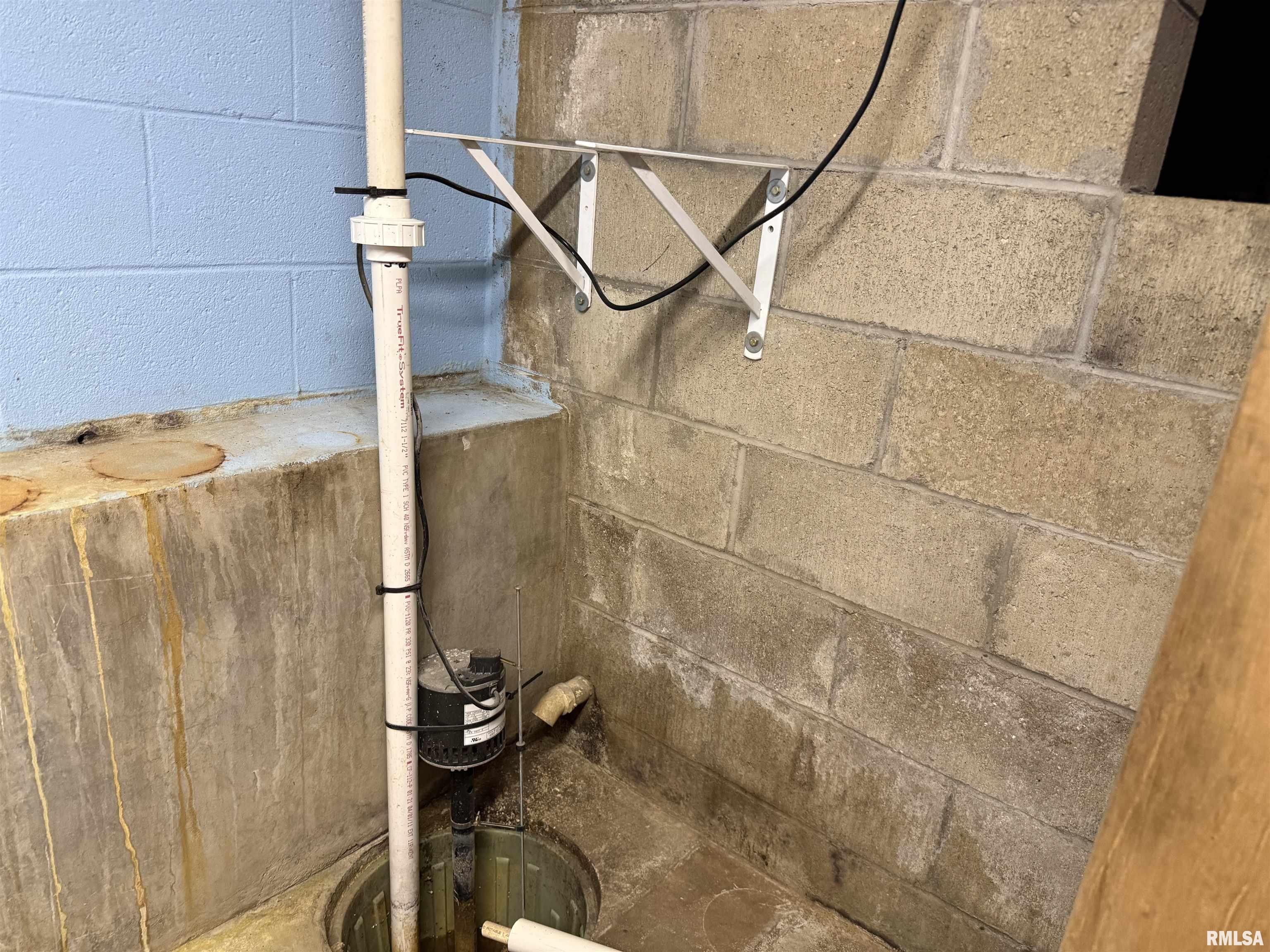 528 North Ave A Canton, IL 61520 - Photo 20 of 23