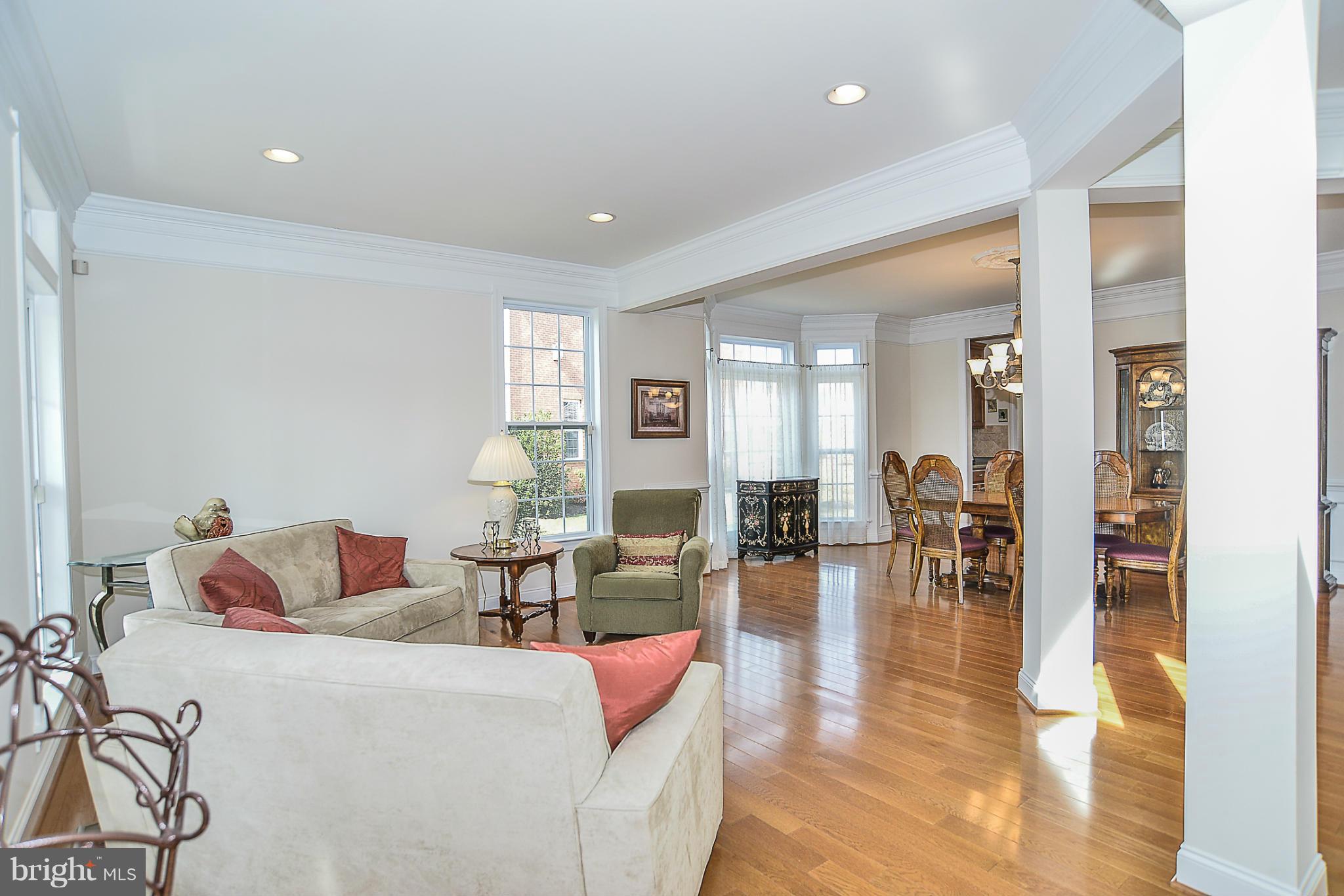 7714 Huntsman Boulevard Springfield, VA 22153 - Photo 14 of 30 Living Room
