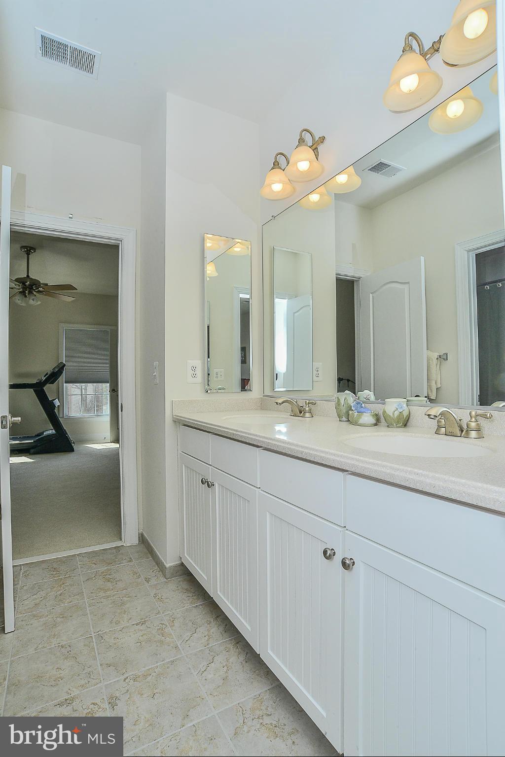 7714 Huntsman Boulevard Springfield, VA 22153 - Photo 24 of 30 Bath