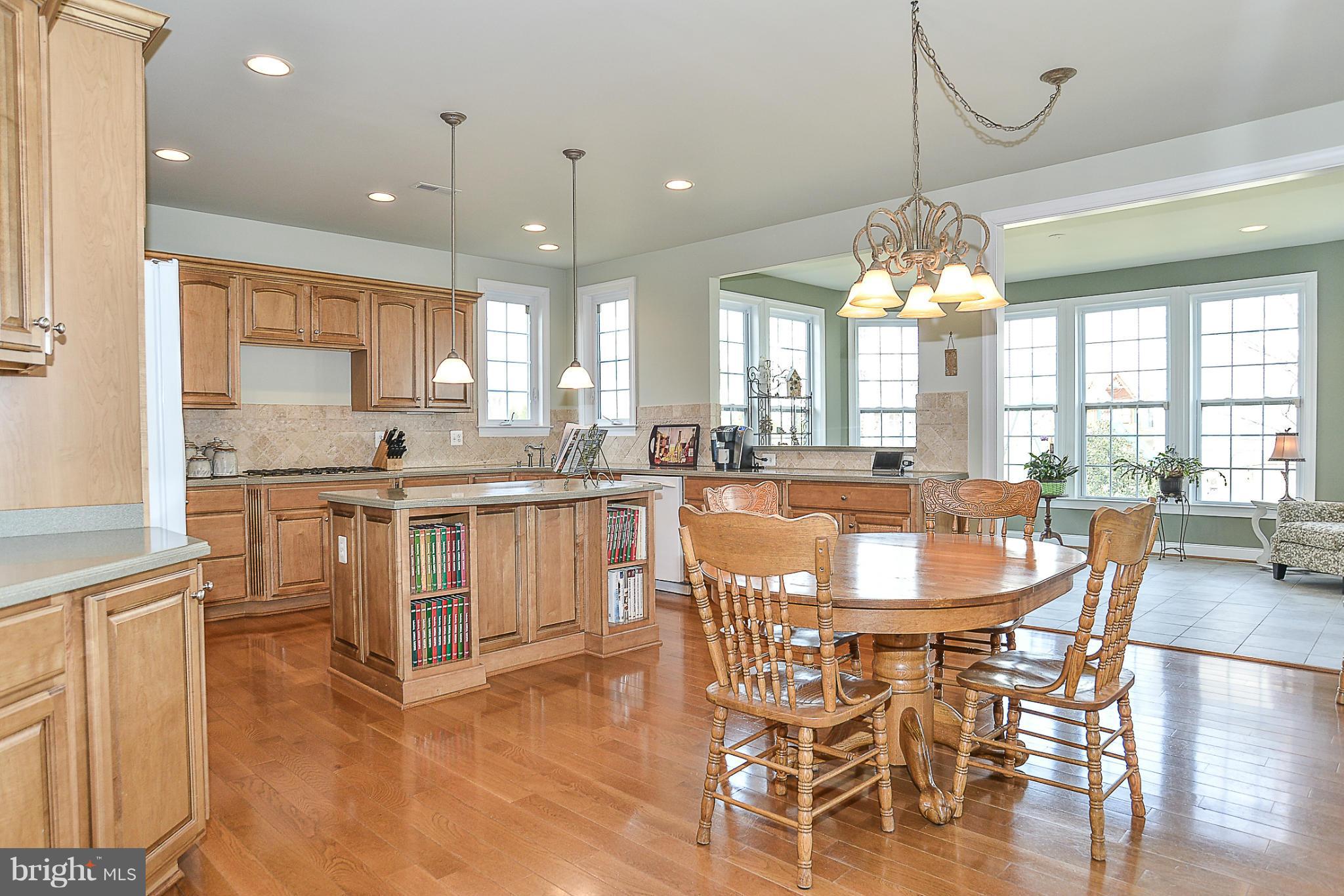7714 Huntsman Boulevard Springfield, VA 22153 - Photo 7 of 30 Kitchen