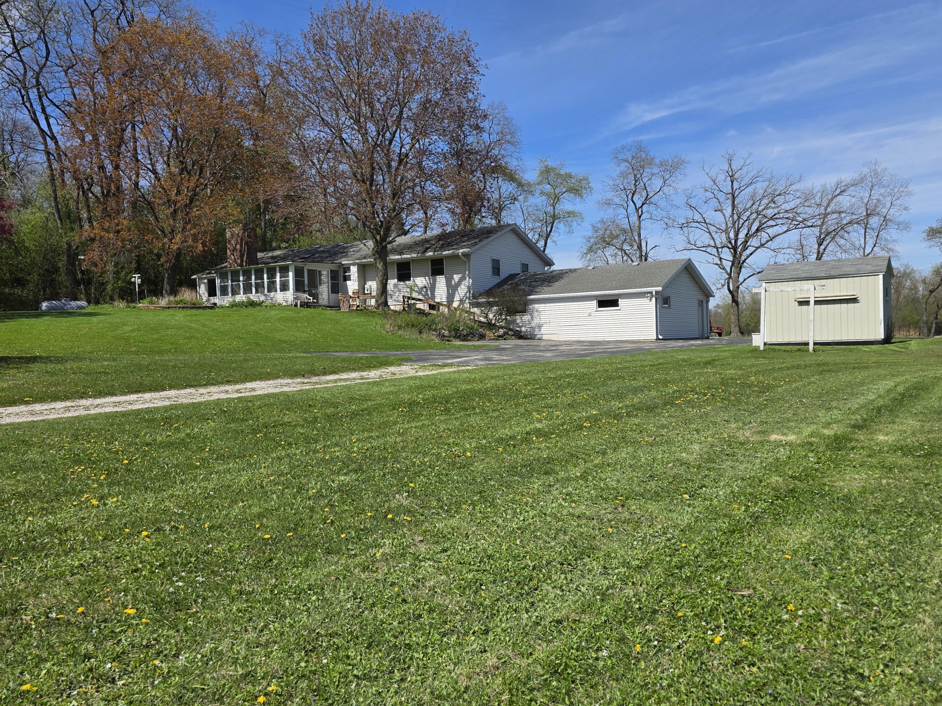S53W24945 Glendale Road Waukesha, WI 53189 - Photo 6 of 48 6