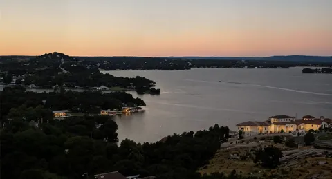 a view of roof with sitting area