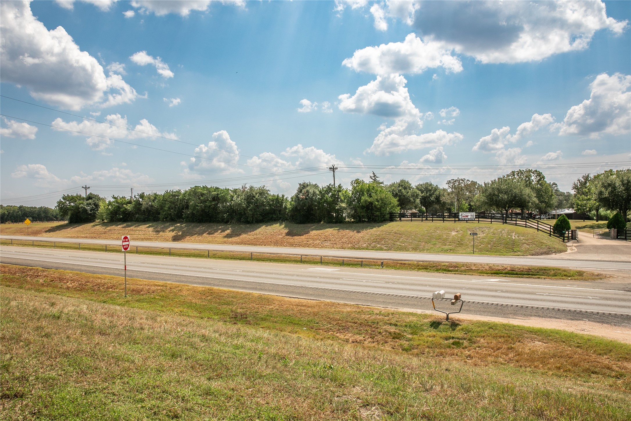 20 Red Tip Lane Brenham, TX 77833 - Photo 7 of 27 a view of an ocean and a houses