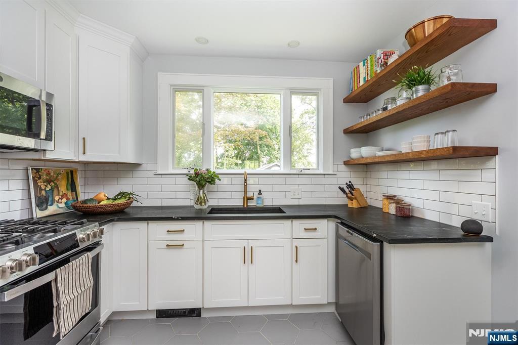 85 Hawthorne Avenue Glen Ridge, NJ 07028 - Photo 23 of 47