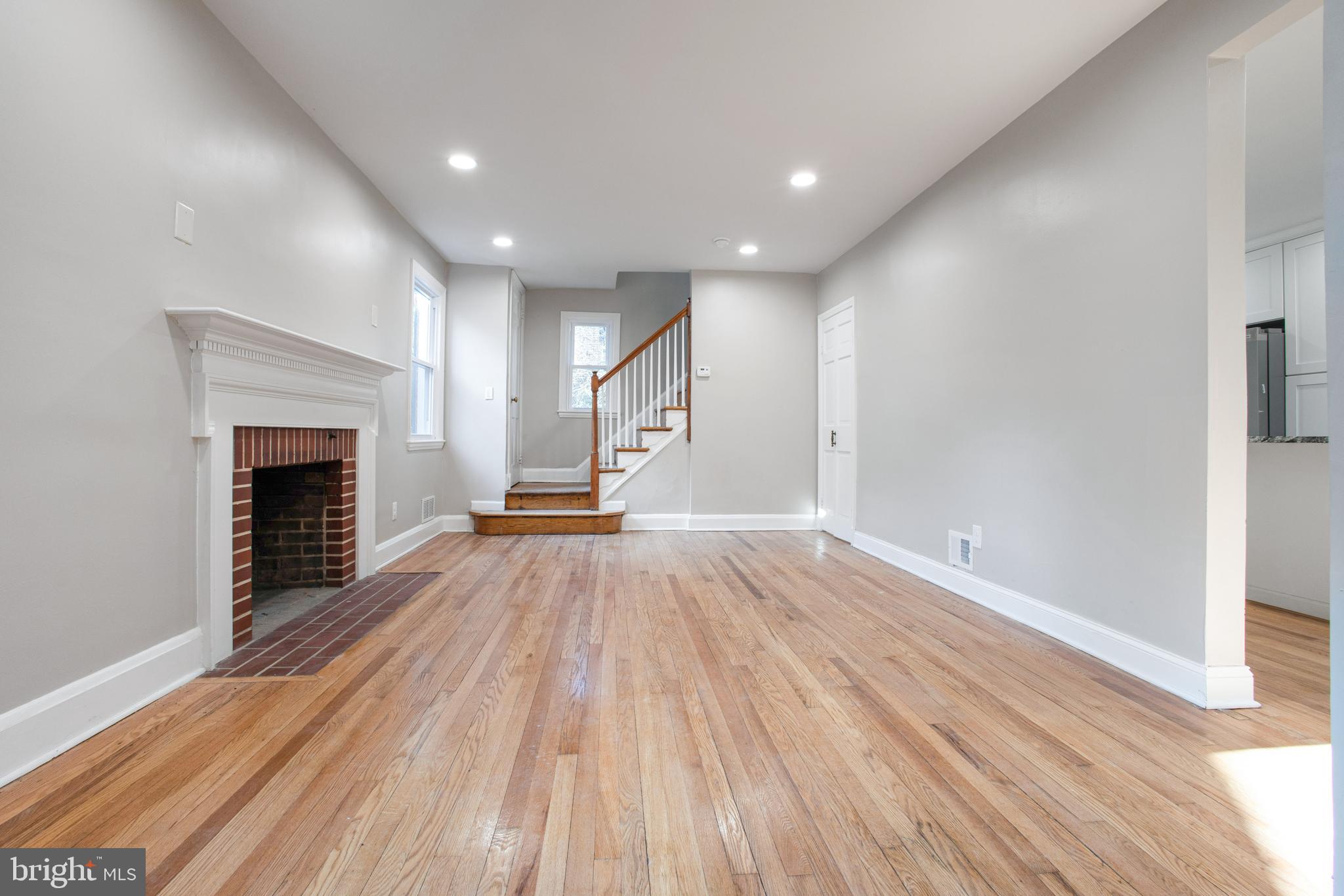 4635 Briarclift Road Baltimore, MD 21229 - Photo 3 of 48