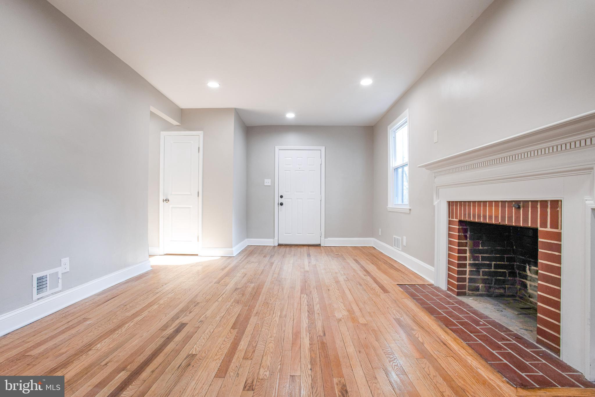 4635 Briarclift Road Baltimore, MD 21229 - Photo 4 of 48