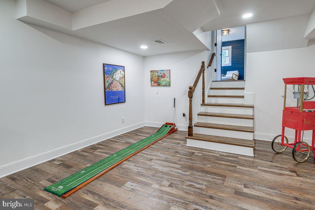 9817 Fernwood Road Bethesda, MD 20817 - Photo 23 of 25