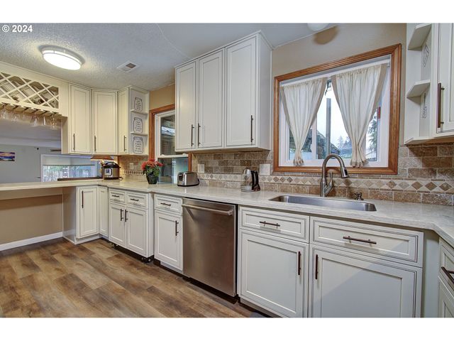 $490,000 | 7307 Northeast 64th Court, Vancouver, WA 98661