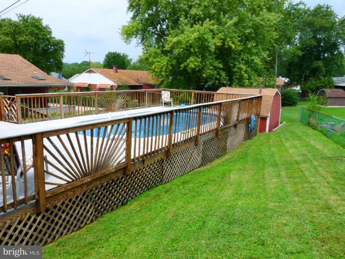 1805 Willann Road Baltimore, MD 21237 - Photo 22 of 30 Pool Deck