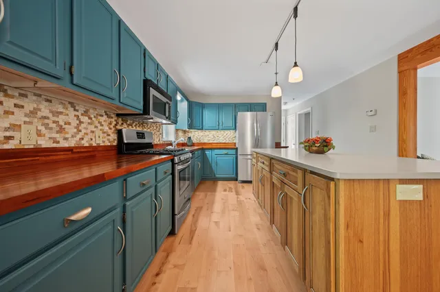 $659,900 | 63 West Side Woods, North Conway, NH 03860