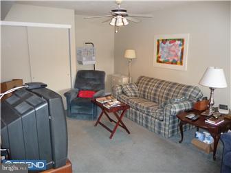 122 Bancroft Road Lansdale, PA 19446 - Photo 4 of 12 Living Room