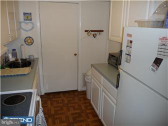 122 Bancroft Road Lansdale, PA 19446 - Photo 8 of 12 Kitchen