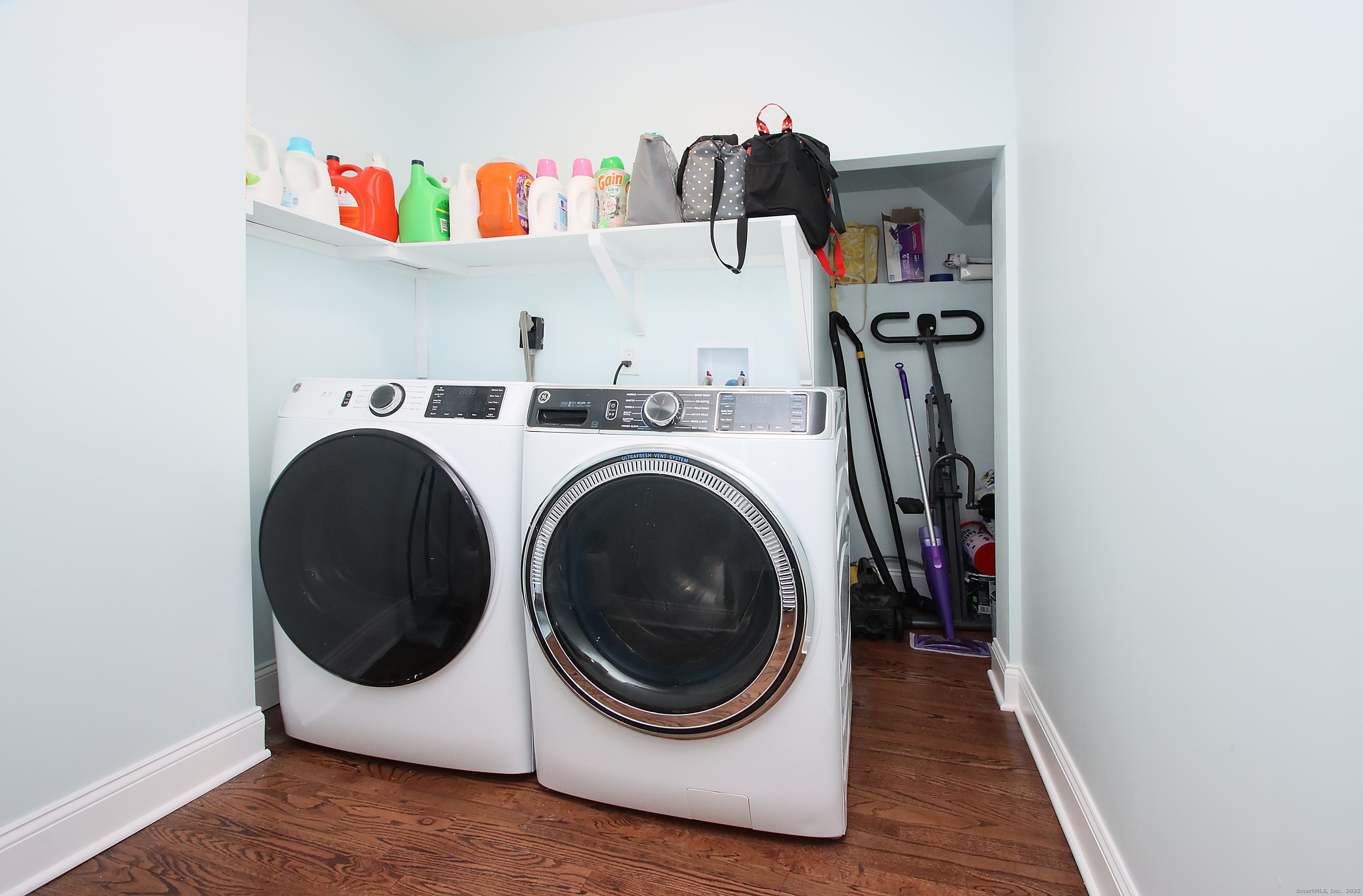 32 Spring Street Ansonia, CT 06401 - Photo 11 of 34 a utility room with dryer and washer