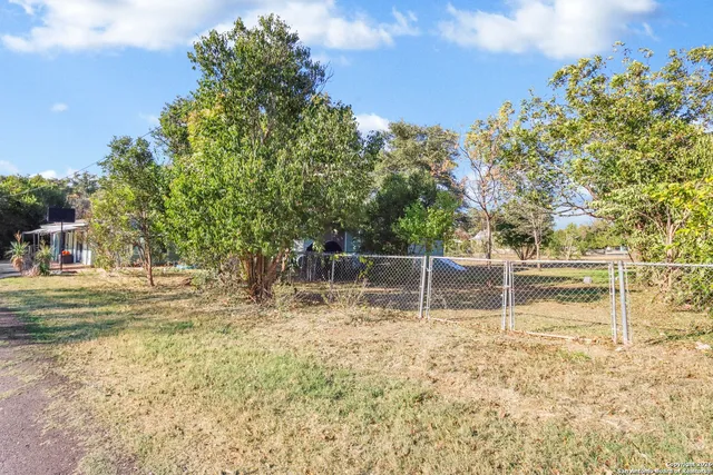 $379,000 | 914 6th Street, Blanco, TX 78606