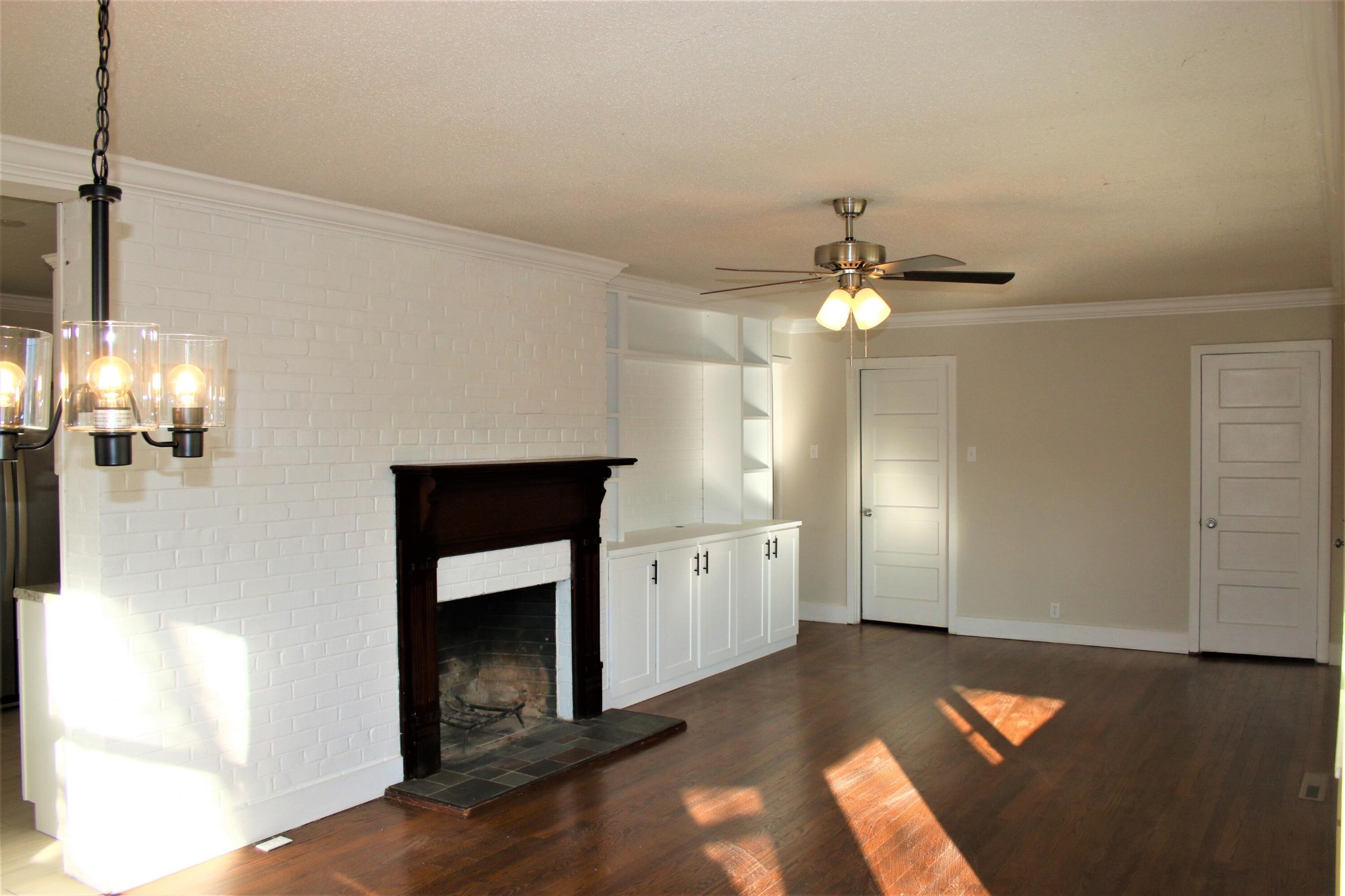 102 Nixon Road Oak Ridge, TN 37830 - Photo 4 of 10 a view of an empty room and window