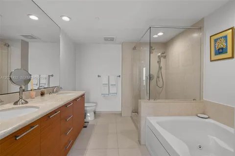 $1,050,000 | 50 Biscayne Boulevard, Unit 3510, Miami, FL 33132