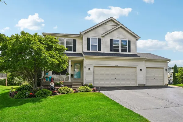 $455,000 | 1922 Hemlock Drive, McHenry, IL 60050