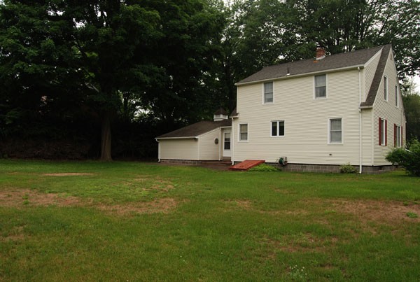 76 Ridgeway Street Westfield, MA 01085 - Photo 3 of 21 Gallery Image 3