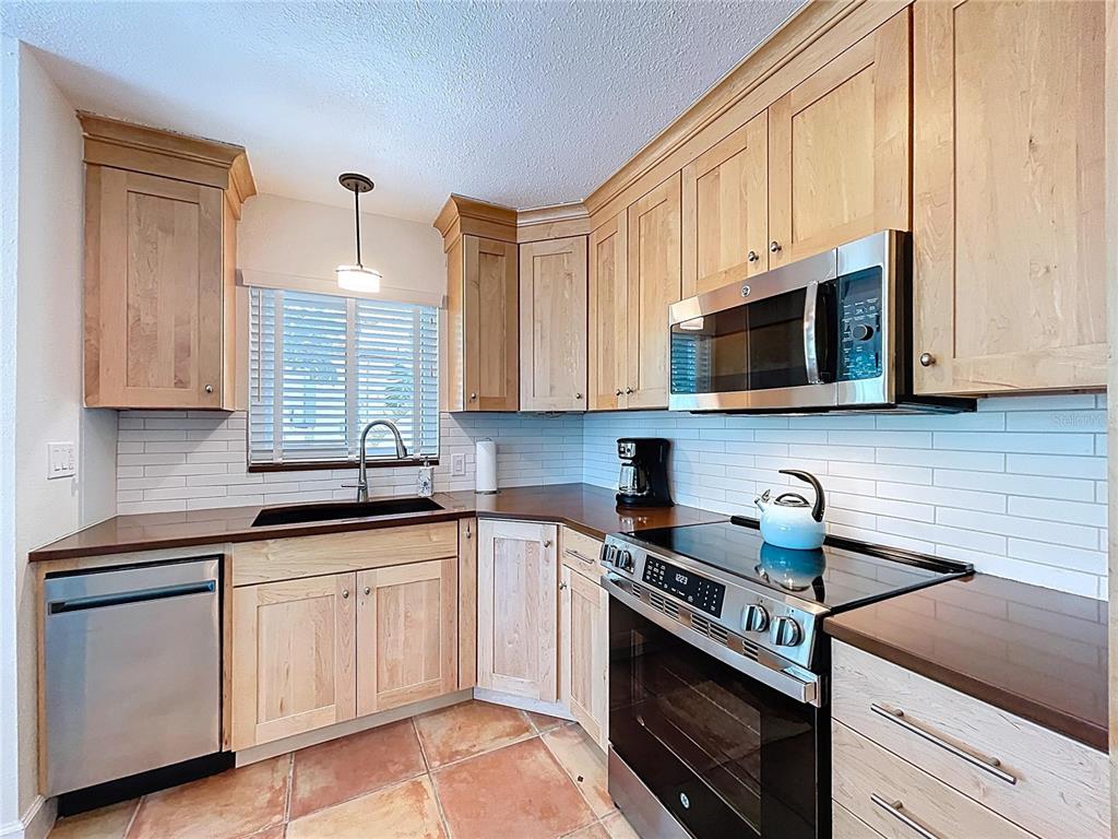 706 Jacaranda Road Anna Maria, FL 34216 - Photo 20 of 70 Gallery Image 20