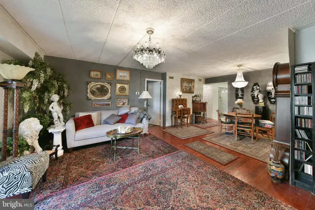 $279,900 | 1005 Valley Glen Road, Unit 237, Elkins Park, PA 19027