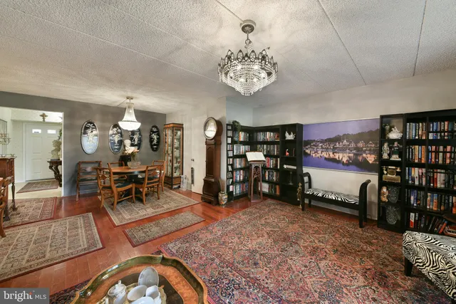 $279,900 | 1005 Valley Glen Road, Unit 237, Elkins Park, PA 19027