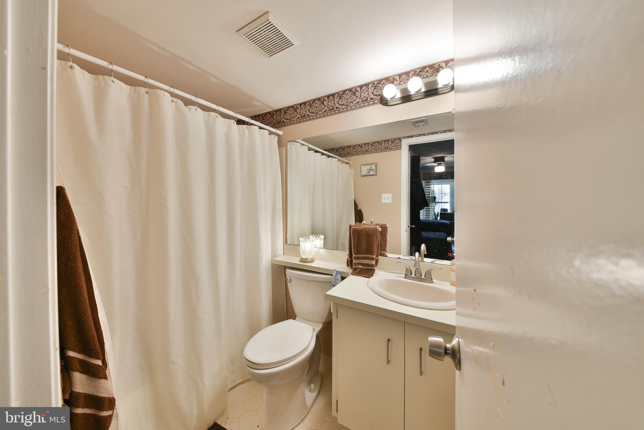 1005 Valley Glen Road, Unit 237 Elkins Park, PA 19027 - Photo 16 of 28