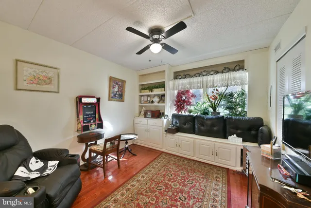 $279,900 | 1005 Valley Glen Road, Unit 237, Elkins Park, PA 19027