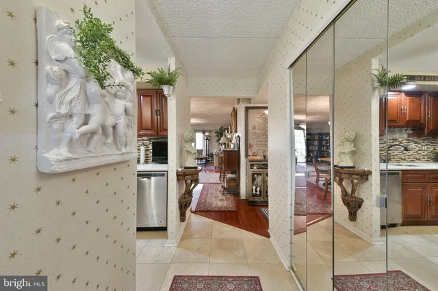 $279,900 | 1005 Valley Glen Road, Unit 237, Elkins Park, PA 19027