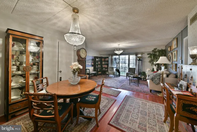 $279,900 | 1005 Valley Glen Road, Unit 237, Elkins Park, PA 19027