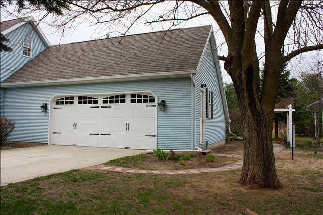6974 Wells Road Petersburg, MI 49270 - Photo 3 of 20 2 car garage