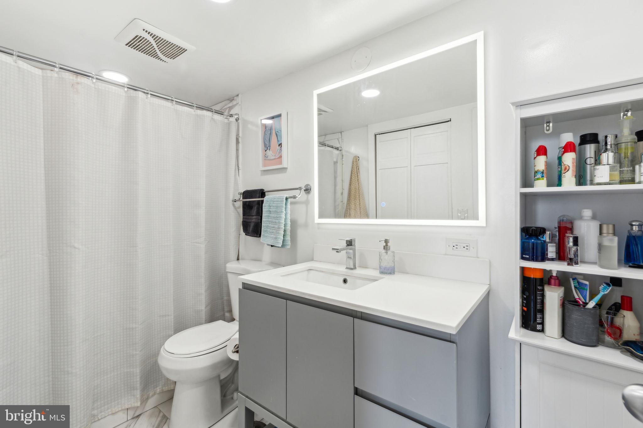 1420 Locust Street, Unit 17R Philadelphia, PA 19102 - Photo 12 of 25