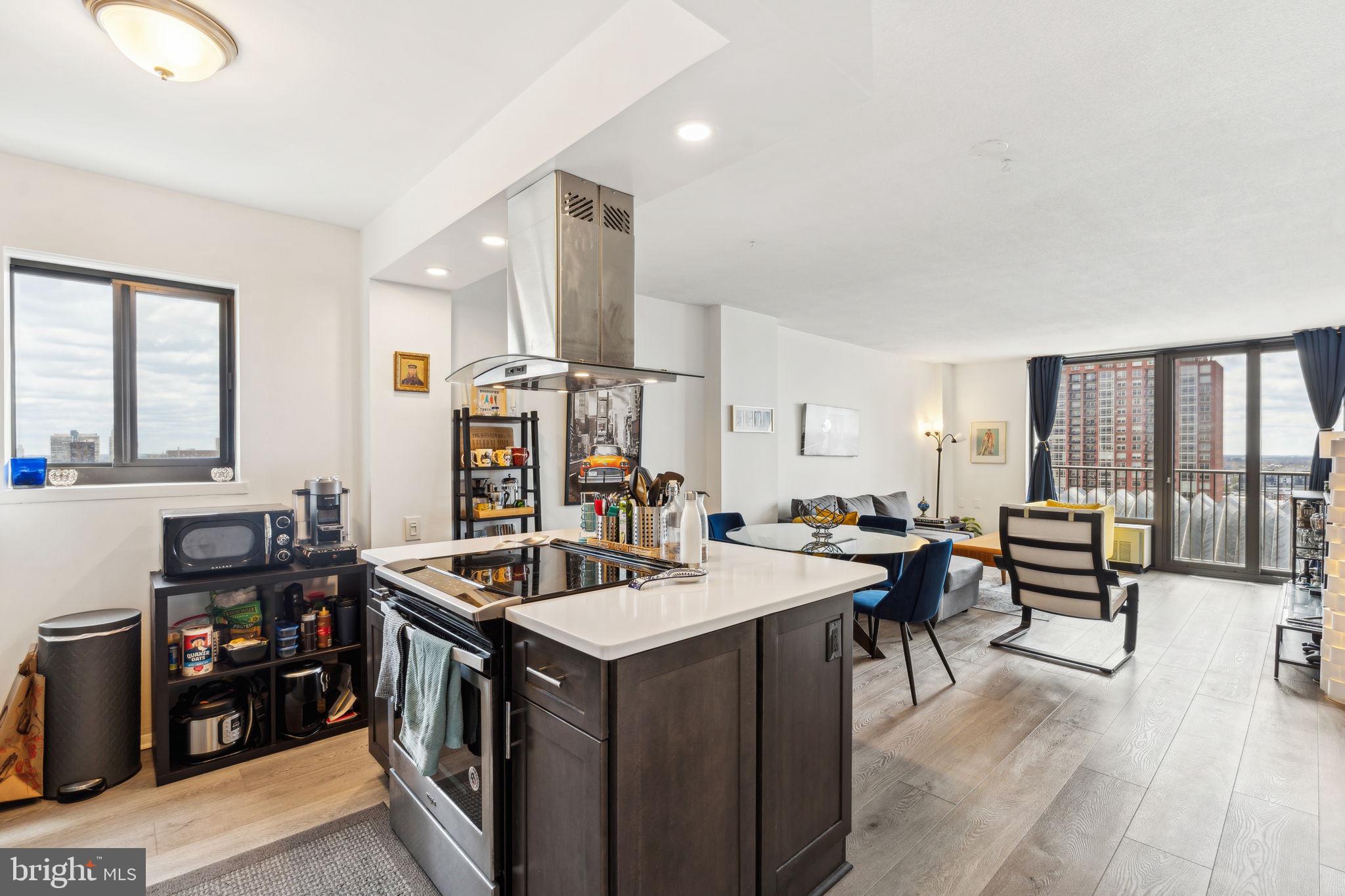 1420 Locust Street, Unit 17R Philadelphia, PA 19102 - Photo 3 of 25