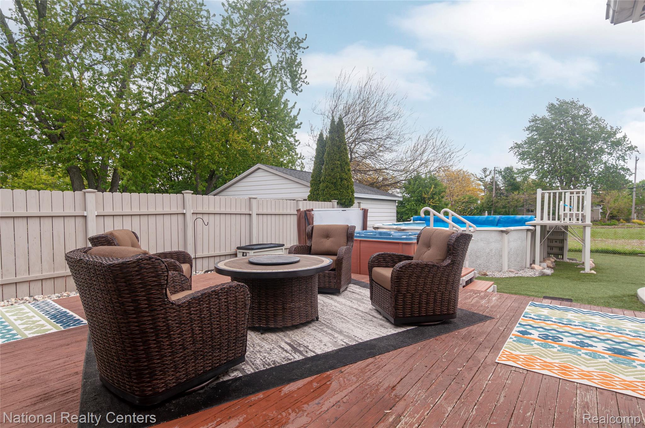 2446 Milverton Road Troy, MI 48083 - Photo 34 of 41 View of deck