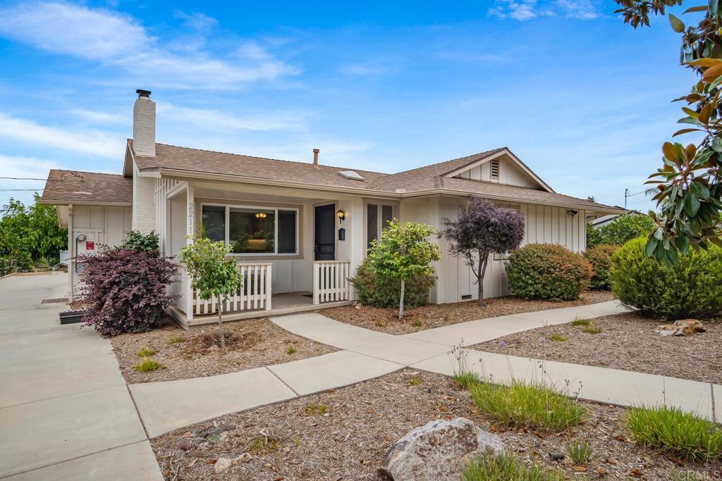 2211 Winterwarm Drive Fallbrook, CA 92028 - Photo 1 of 36