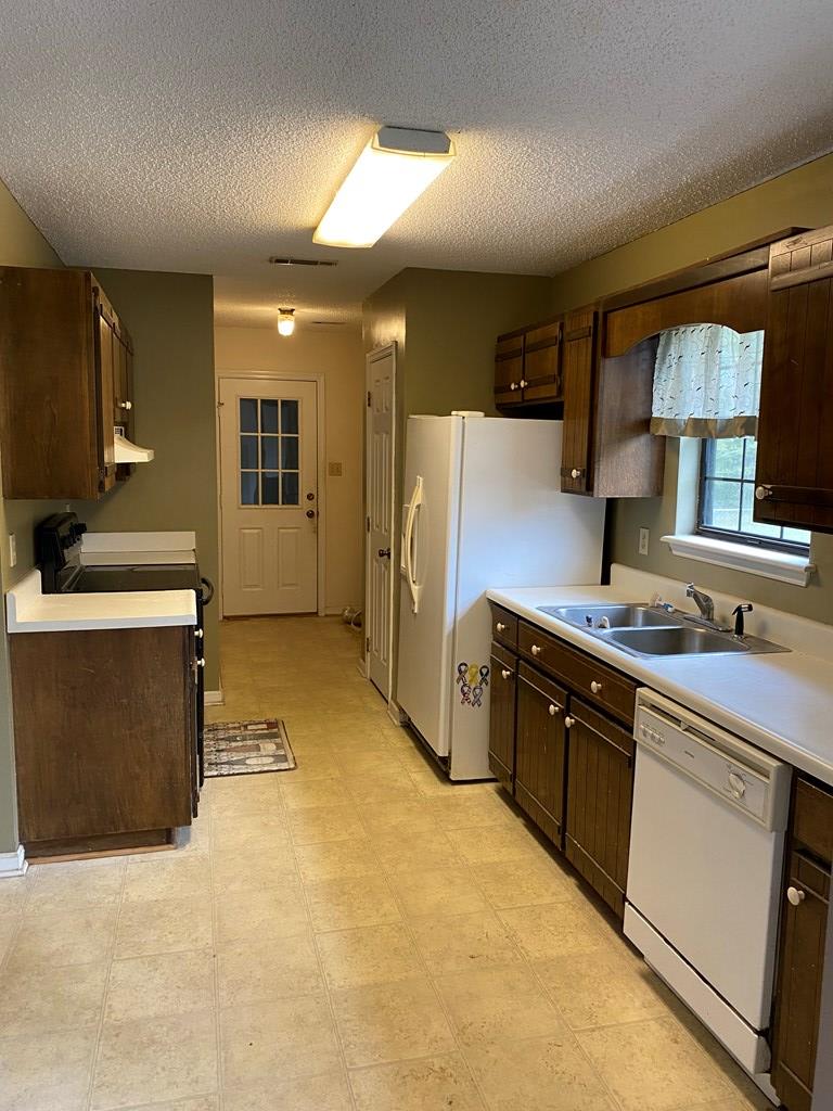 2766 North Coffee Road Nashville, GA 31639 - Photo 10 of 33 Gallery Image 10