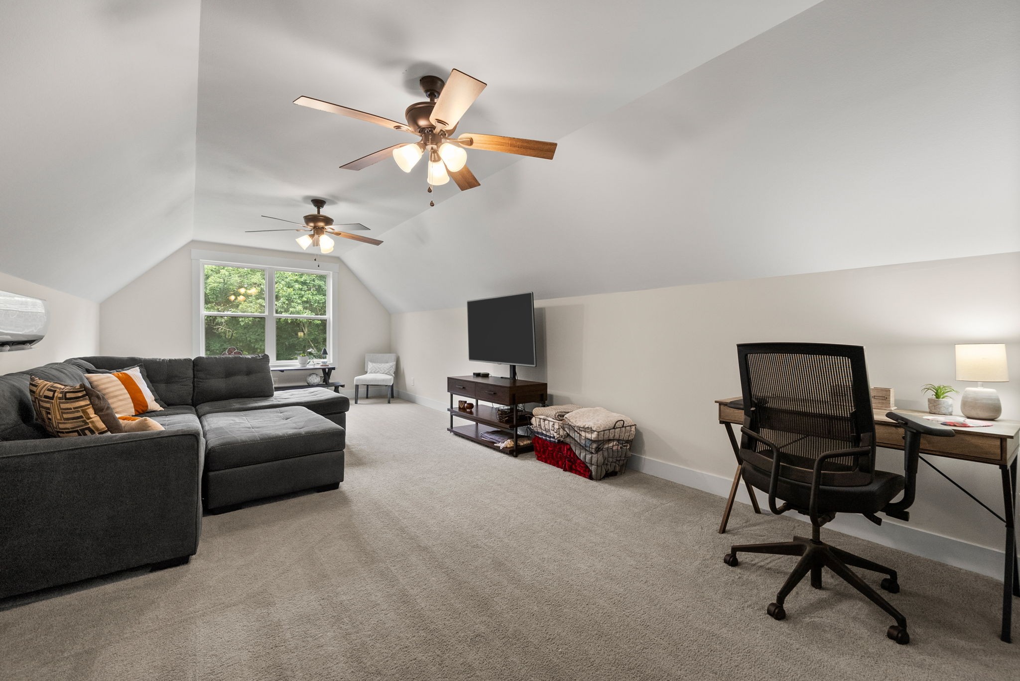 1895 Highway 13 Cunningham, TN 37052 - Photo 25 of 33 a living room with furniture and a flat screen tv