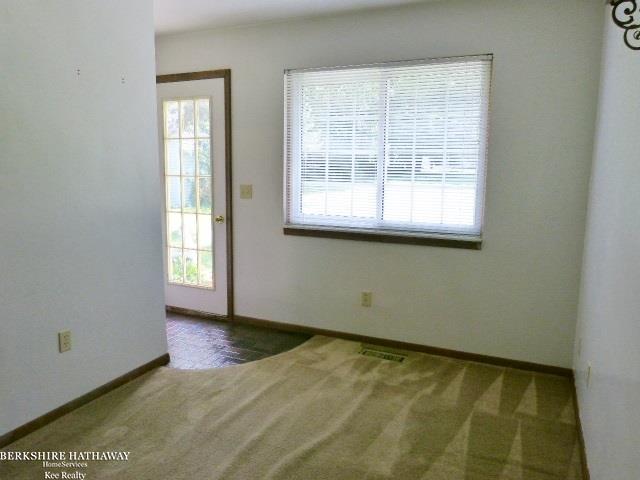 5404 Chicago Road Warren, MI 48092 - Photo 29 of 36 31323794-28.JPG
