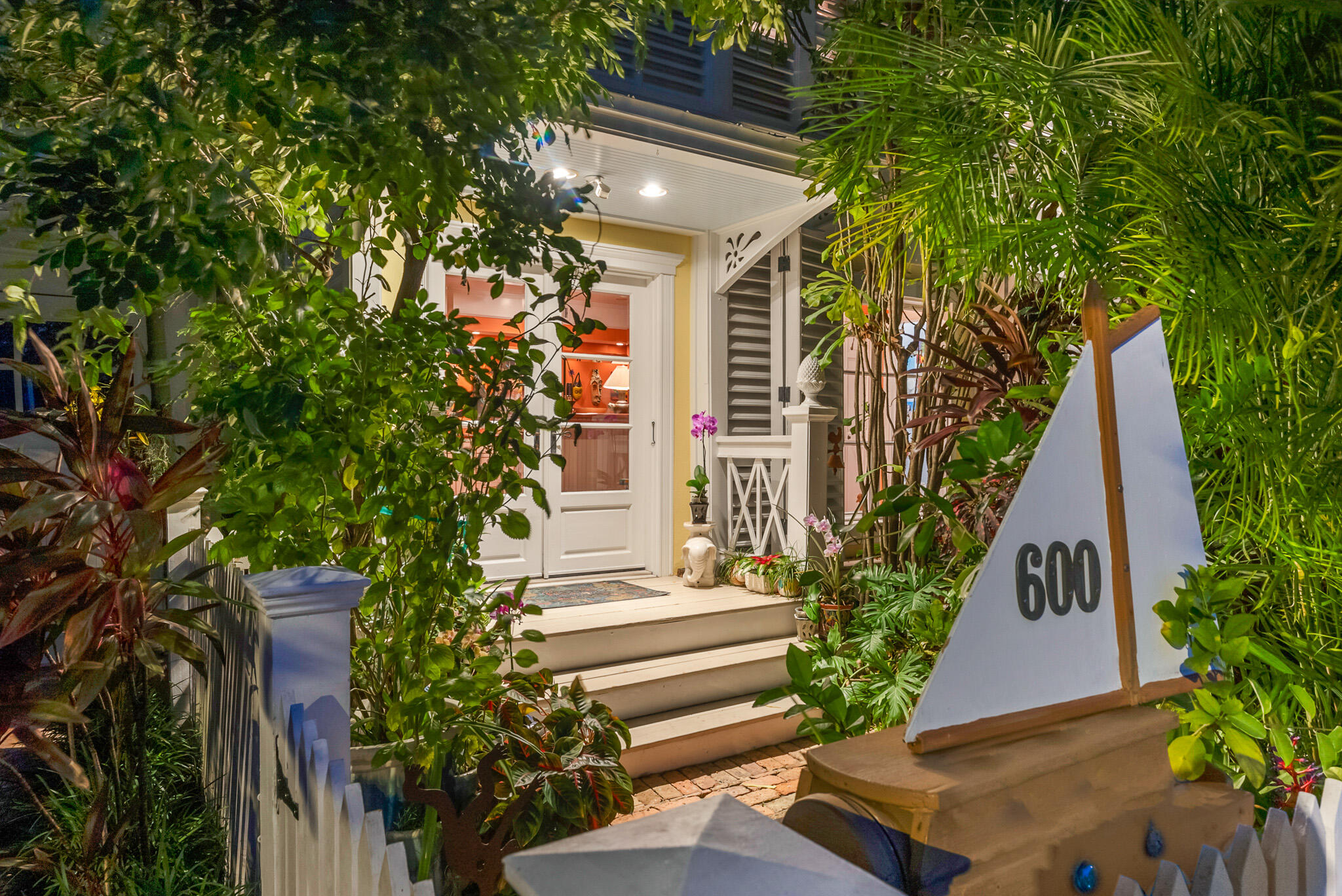 600 Elizabeth Street Key West, FL 33040 - Photo 11 of 90 Side Entrance to Kitchen