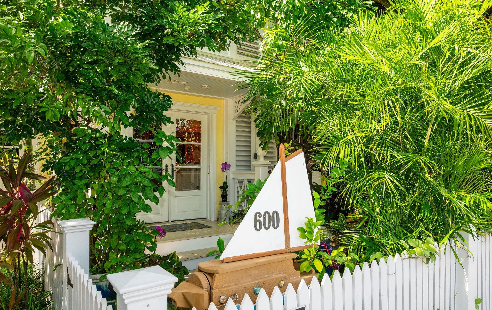 600 Elizabeth Street Key West, FL 33040 - Photo 82 of 90 Side Entrance to Kitchen