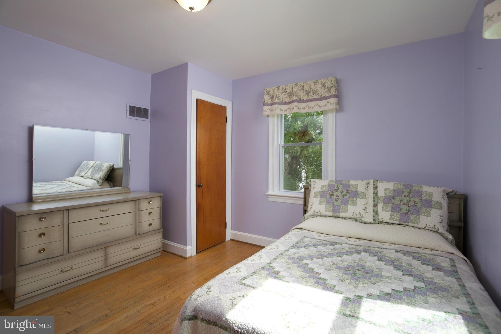 Bedroom (Master)
