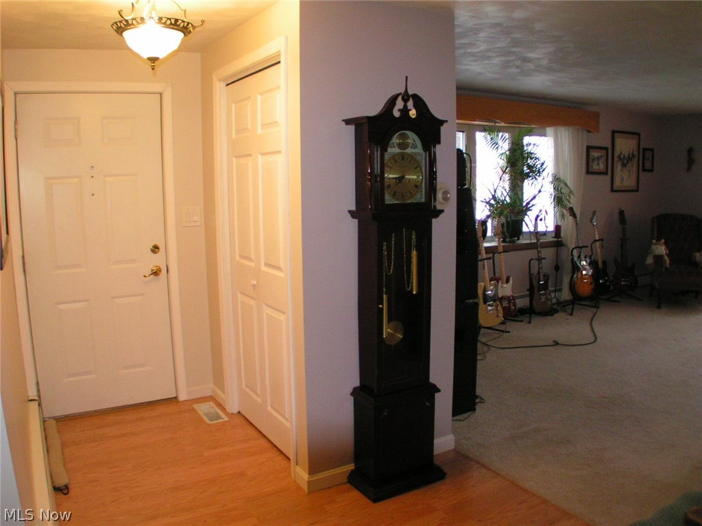 7239 State Road Wadsworth, OH 44281 - Photo 5 of 24