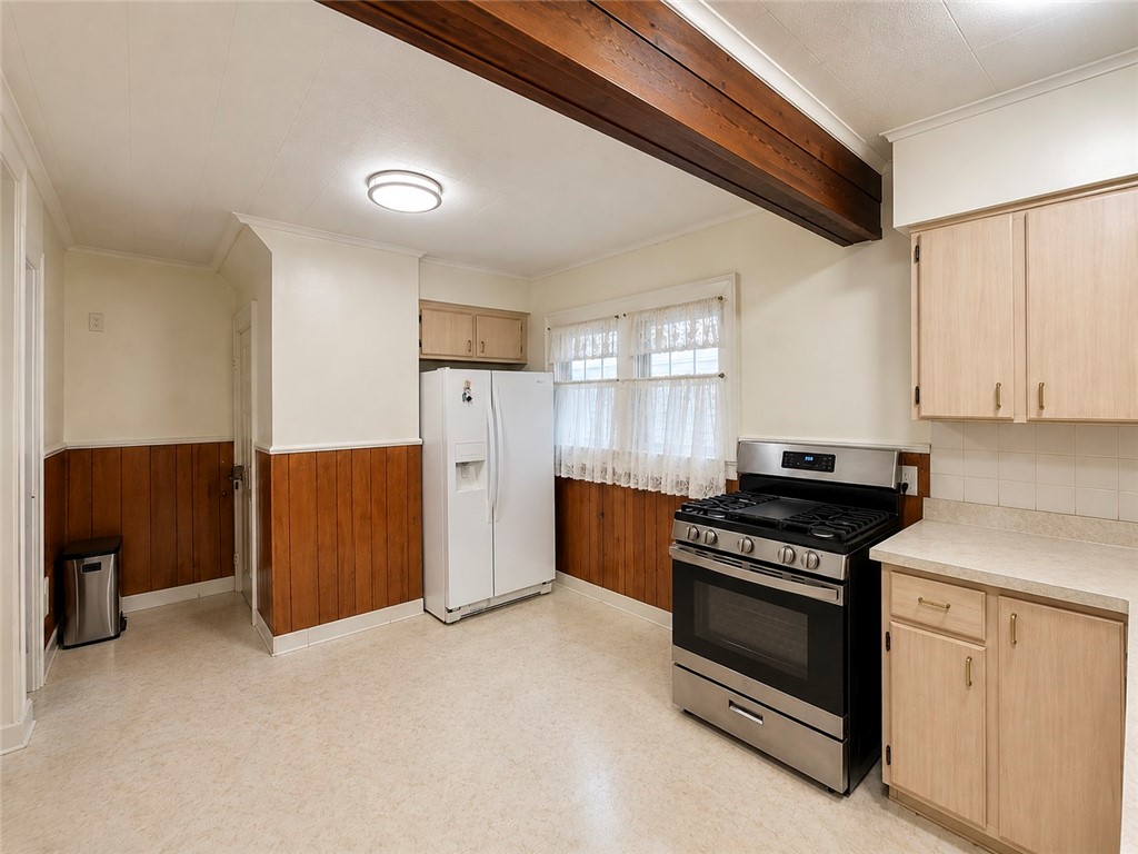 179 Roxborough Road Rochester, NY 14619 - Photo 20 of 35